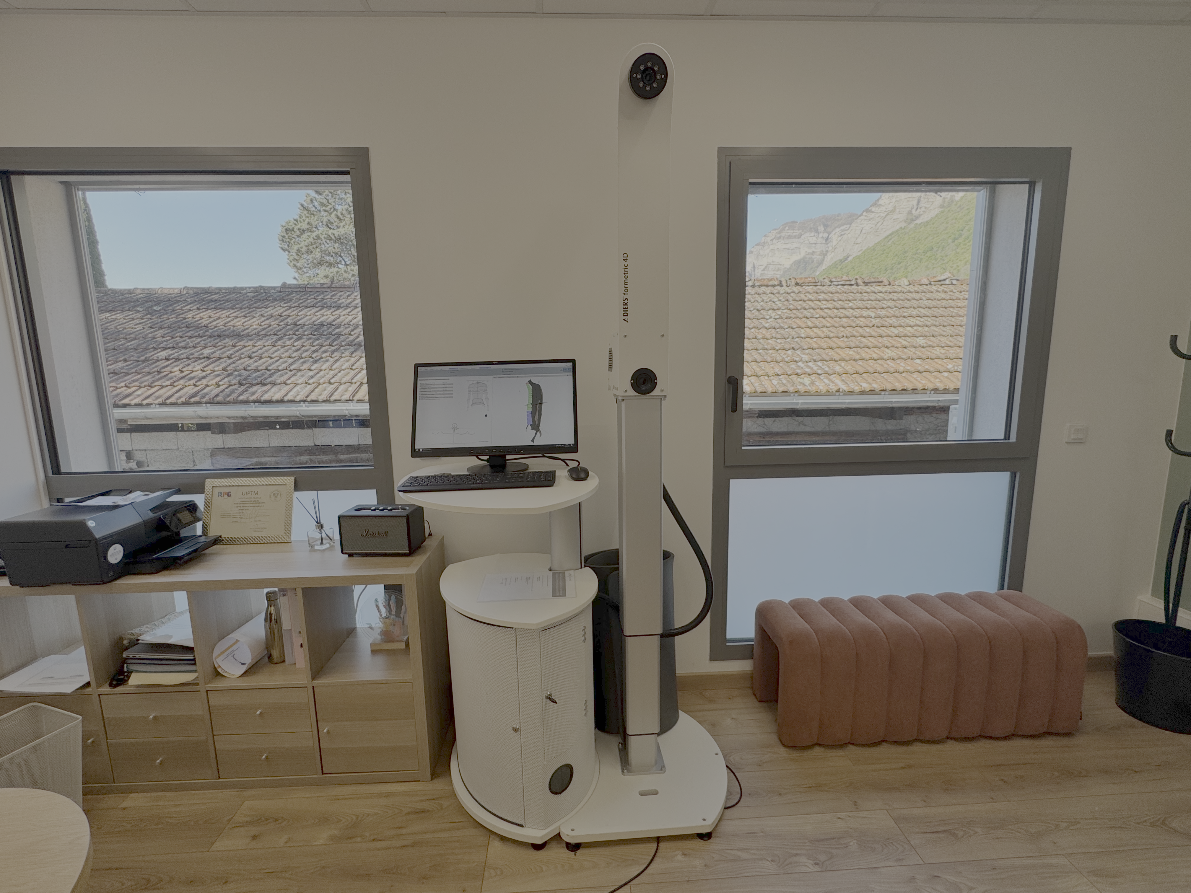 Système DIERS Formetric 4D installé au cabinet pour l'analyse posturale 3D